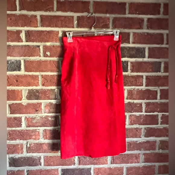 Custom made vintage Red suede wrap skirt by Patricia Wolfe in Texas - Picture 4 of 11